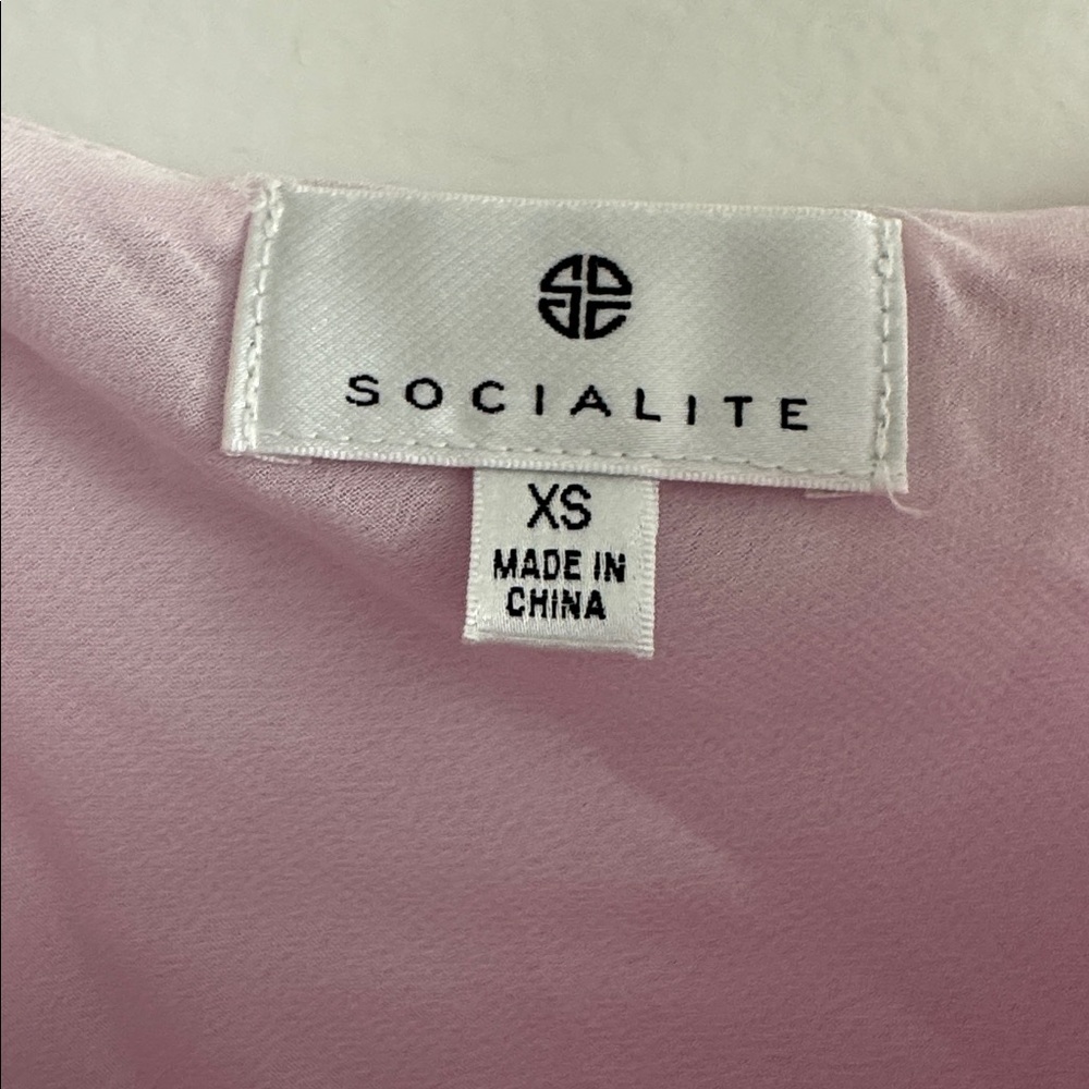 Socialite Top - Picture 2 of 6